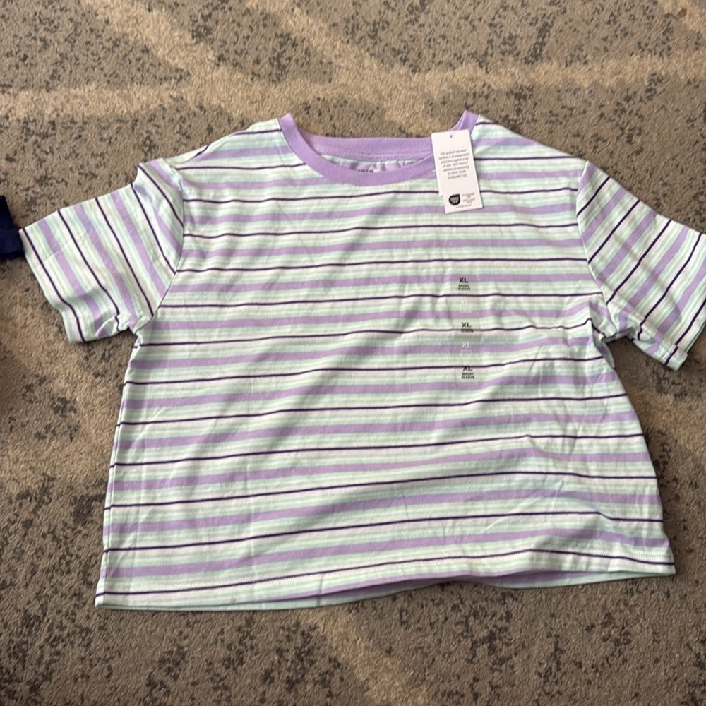 Girls' Striped Tops and Denim Shorts Set - Picture 6 of 6